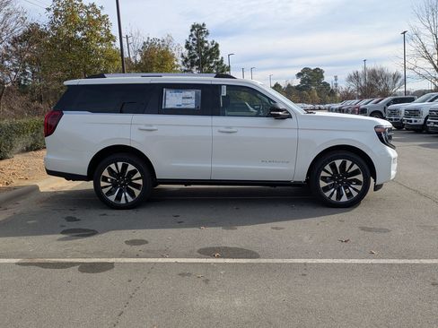 New 2025 Ford Expedition Platinum w/ Driver's Package image 3