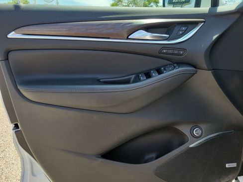 Used 2023 Buick Enclave Avenir w/ Avenir Technology Package AWD/4WD image 19