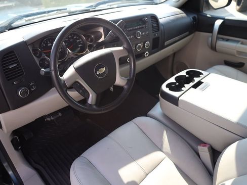 Used 2009 Chevrolet Silverado 1500 LT w/ Regional Value Package RWD image 12
