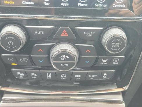 Used 2020 Jeep Grand Cherokee High Altitude AWD/4WD image 23
