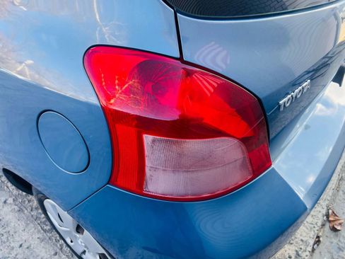 Used 2008 Toyota Yaris 2-Door Hatchback image 9