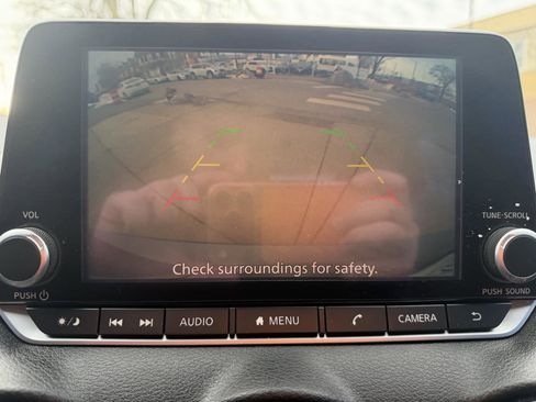 Used 2020 Nissan Sentra SV image 29