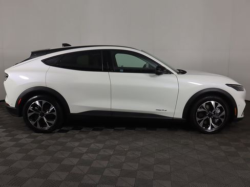 Used 2024 Ford Mustang Mach-E Select w/ Comfort Package Lite image 17