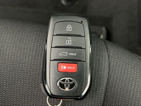 Used 2023 Toyota Corolla SE image 39