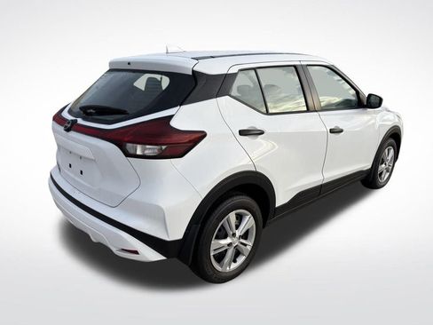 Used 2025 Nissan Kicks Play S image 6