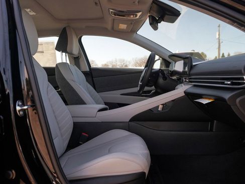 New 2026 Hyundai Elantra Limited image 9