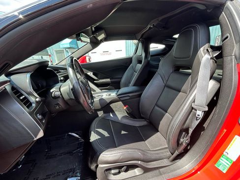 Used 2019 Chevrolet Corvette Stingray Coupe w/ 1LT RWD image 15