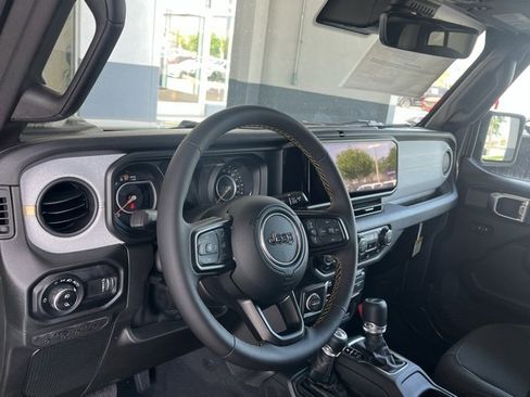 New 2025 Jeep Gladiator Sport image 13