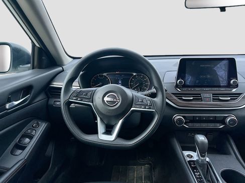 Used 2025 Nissan Altima 2.5 SV image 22