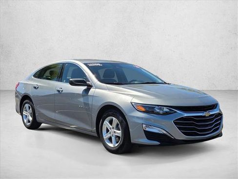 Used 2024 Chevrolet Malibu LS image 3