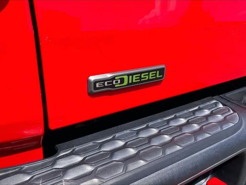 Used 2023 Jeep Gladiator Rubicon w/ Cold Weather Group AWD/4WD image 10