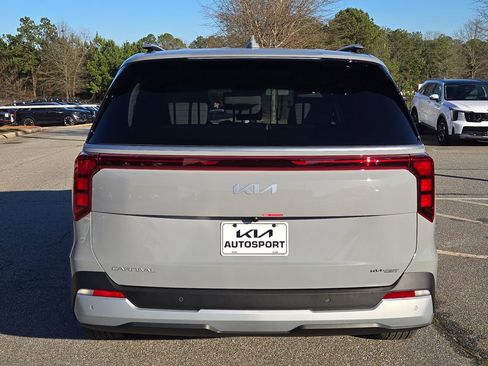 New 2026 Kia Carnival EX image 9