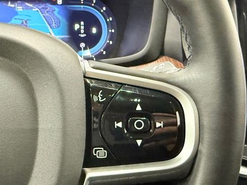 Used 2025 Volvo V60 B5 Cross Country Plus image 22