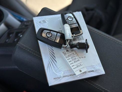 New 2025 Ford Bronco Badlands image 36