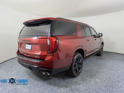 Used 2025 GMC Yukon XL Denali w/ Sun & Power Step Package AWD/4WD image 7