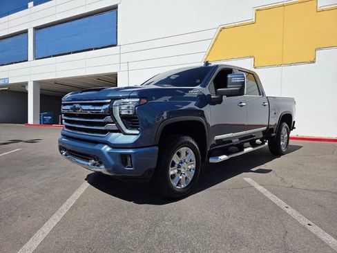 Certified 2025 Chevrolet Silverado 2500 High Country w/ High Country Premium Package AWD/4WD image 2