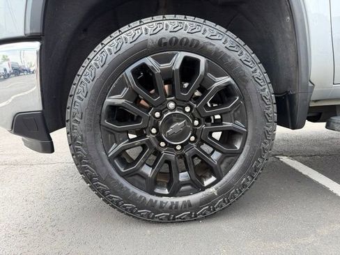 Used 2024 Chevrolet Silverado 2500 LTZ w/ LTZ Plus Package AWD/4WD image 5
