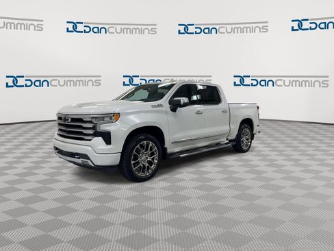 Used 2025 Chevrolet Silverado 1500 High Country w/ Technology Package AWD/4WD image 4
