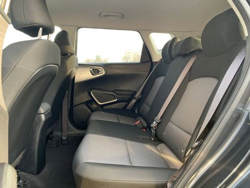 Used 2025 Kia Soul LX w/ LX Technology Package image 23