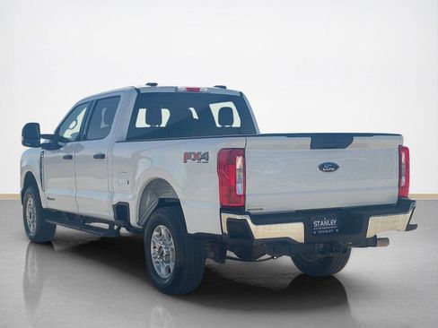 Used 2024 Ford F250 XLT w/ FX4 Off-Road Package image 5
