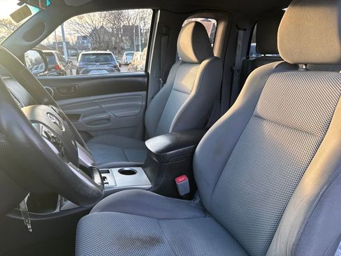 Used 2015 Toyota Tacoma 4x4 Access Cab V6 image 16