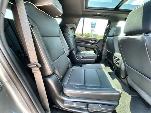 Used 2024 Chevrolet Tahoe Premier RWD image 28