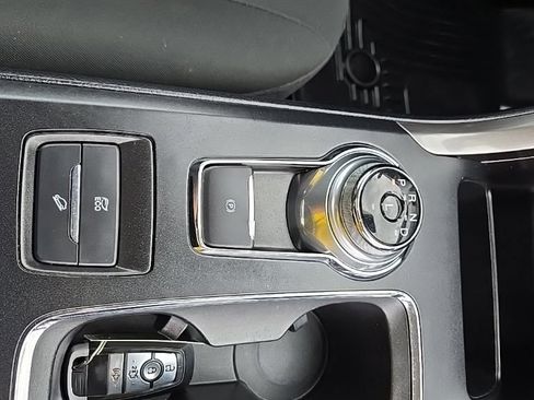 Used 2019 Ford Fusion SE FWD image 26