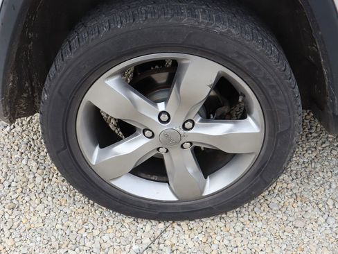 Used 2012 Jeep Grand Cherokee Overland image 34