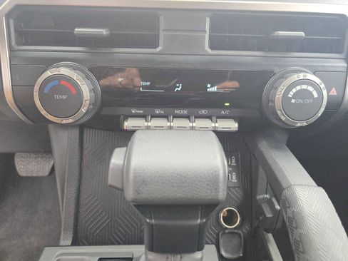 Certified 2025 Toyota 4Runner SR5 image 28