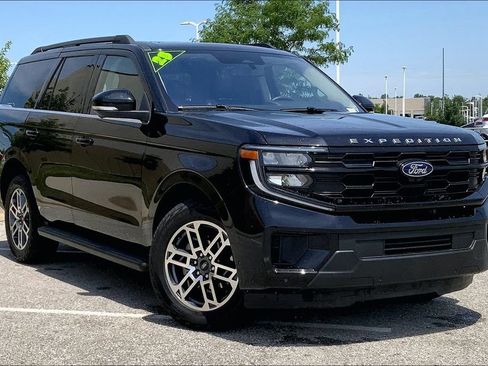 Used 2025 Ford Expedition Active AWD/4WD image 33