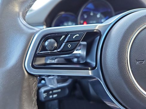 Used 2017 Porsche Macan image 11