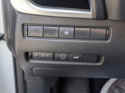 Used 2023 Nissan Rogue SL w/ SL Premium Package image 24