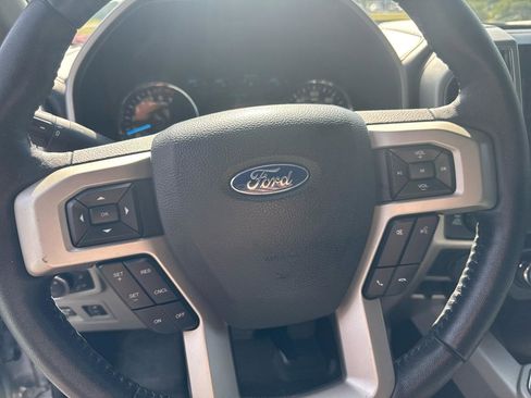 Used 2019 Ford F150 Lariat image 18