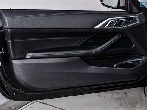 Used 2023 BMW M440i Convertible w/ Premium Package image 17