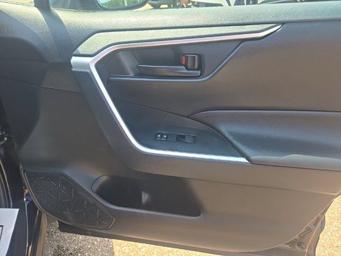 Used 2020 Toyota RAV4 LE w/ All Weather Liner Package AWD/4WD image 25