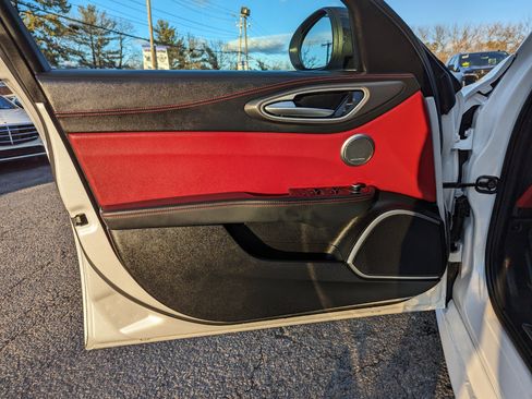 Used 2018 Alfa Romeo Giulia Ti Sport w/ Quick Order Package 22S Sport image 11