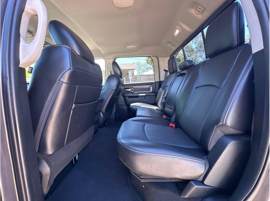 Used 2018 RAM 1500 Laramie w/ Convenience Group AWD/4WD image 13