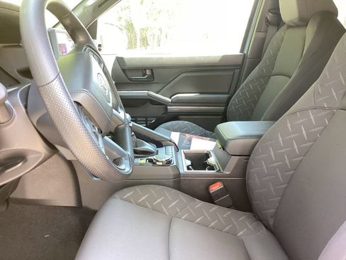 Used 2026 Toyota Tacoma SR5 AWD/4WD image 4