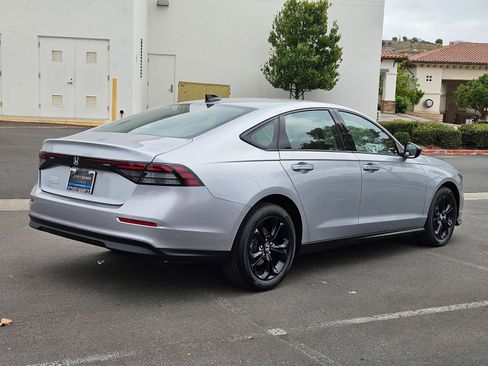 New 2025 Honda Accord SE image 5