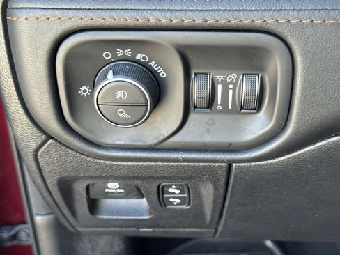 Used 2022 RAM 1500 Limited image 25