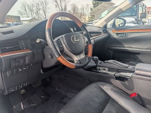 Used 2013 Lexus ES 300h w/ Luxury Pkg image 8
