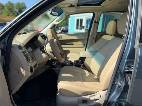 Used 2011 Ford Escape Limited w/ 302A Rapid Spec Order Code AWD/4WD image 15