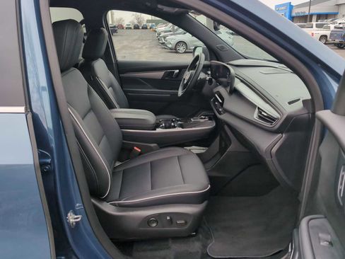 Used 2025 Buick Enclave Preferred image 28