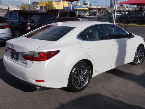 Used 2016 Lexus ES 350 w/ Premium Package w/Wood Trim FWD image 6