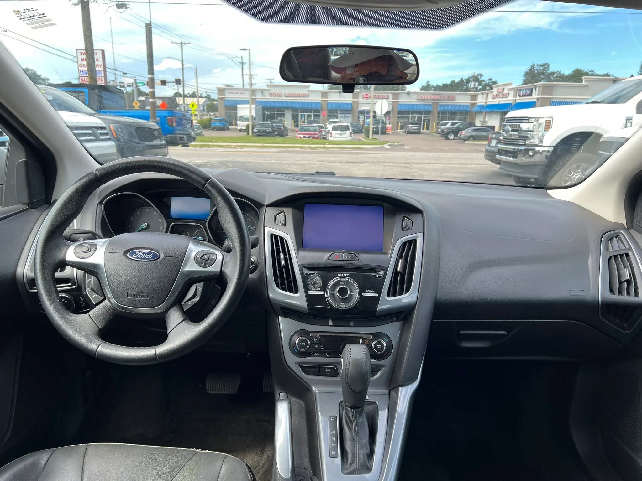 Used 2013 Ford Focus Titanium w/ Titanium Handling Pkg FWD image 10