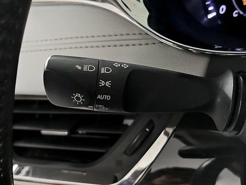 Used 2014 Toyota Avalon XLE image 25