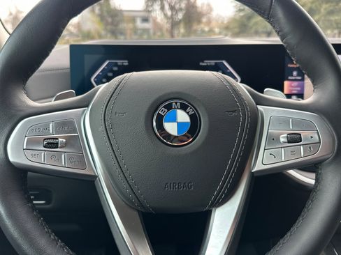 Used 2025 BMW X7 xDrive40i w/ Premium Package image 30