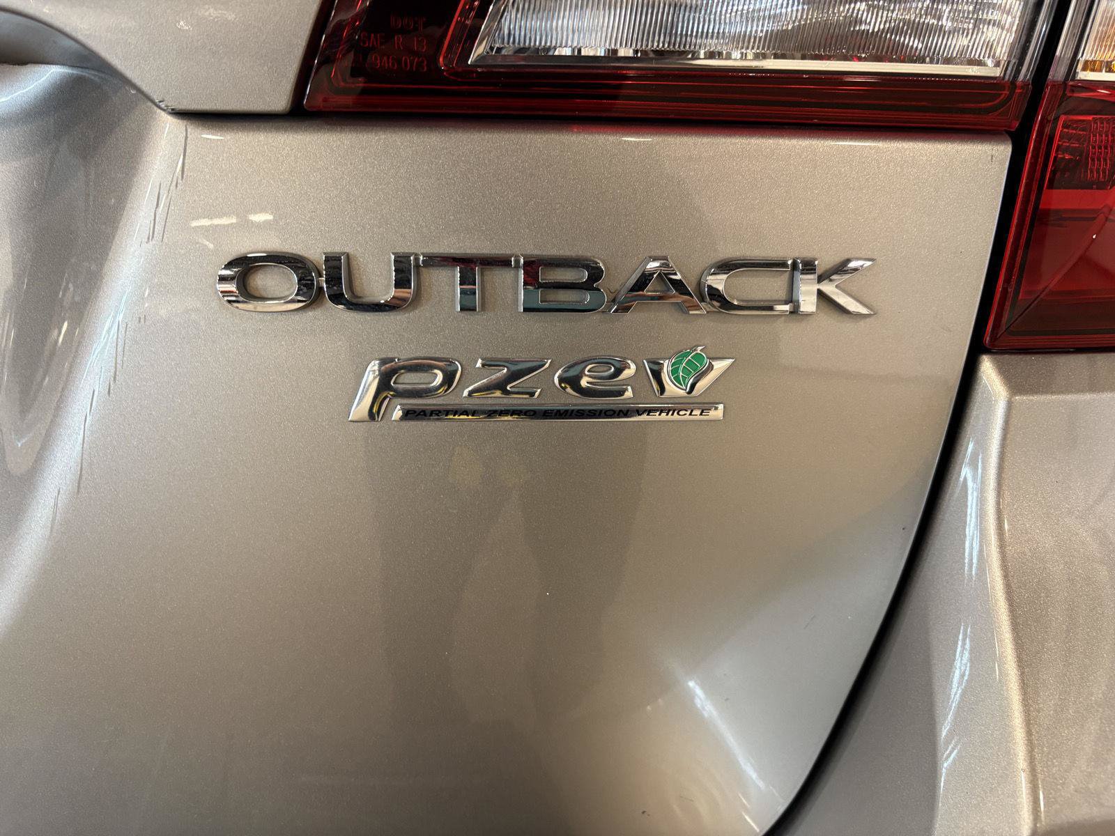Used 2017 Subaru Outback 2.5i Limited AWD/4WD image 11