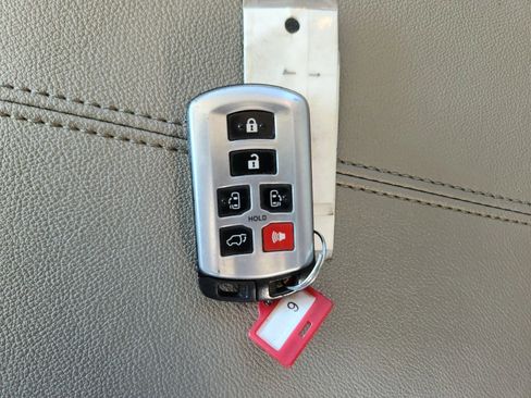 Used 2015 Toyota Sienna XLE w/ XLE Navigation Package image 56