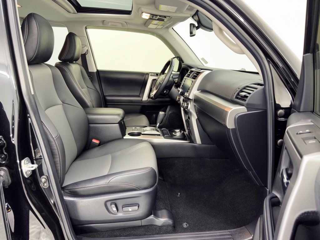 Used 2024 Toyota 4Runner SR5 Premium w/ Moonroof Package AWD/4WD image 30